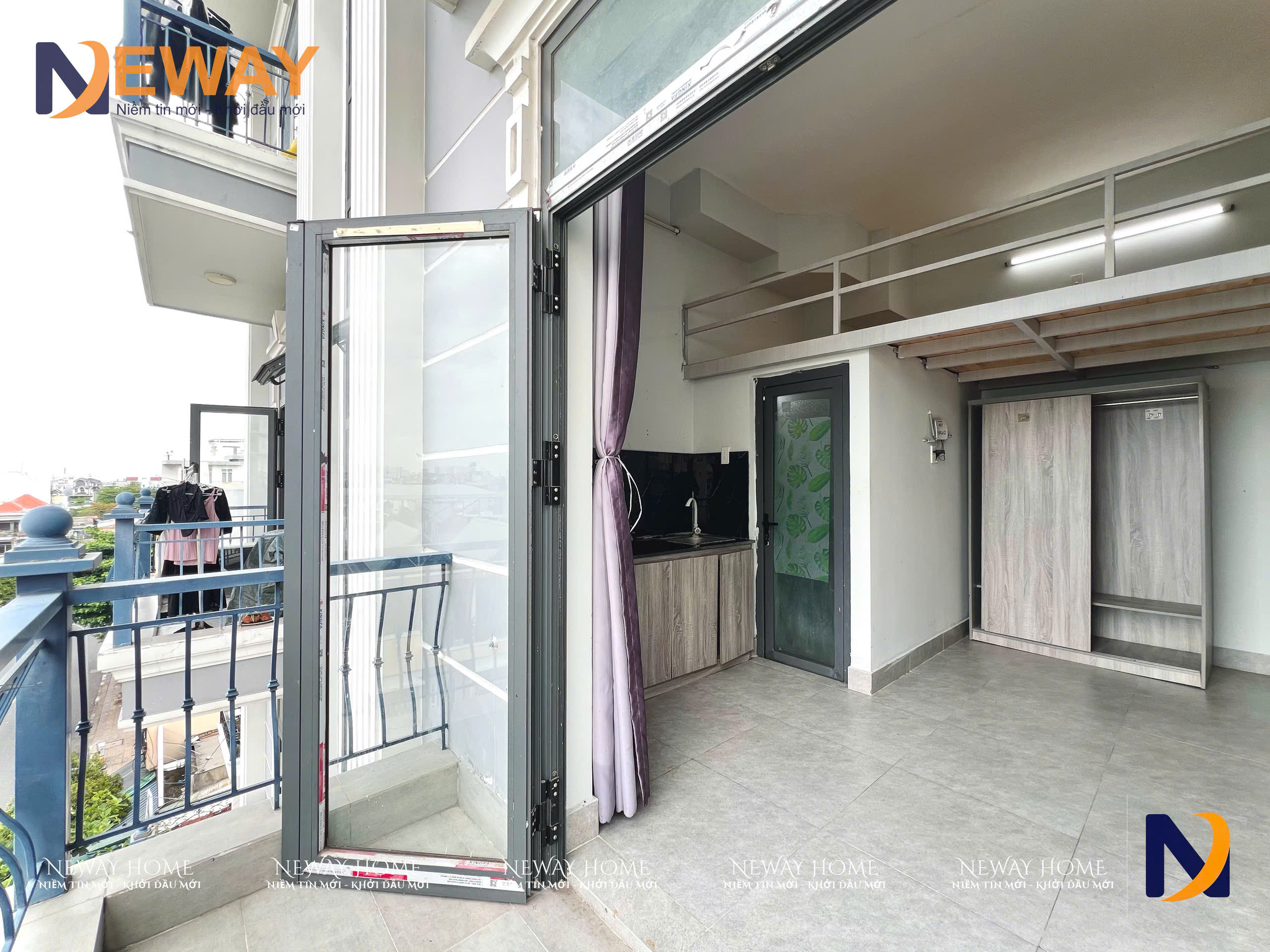DUPLEX BALCONY GIỮA HUIT AND VHU