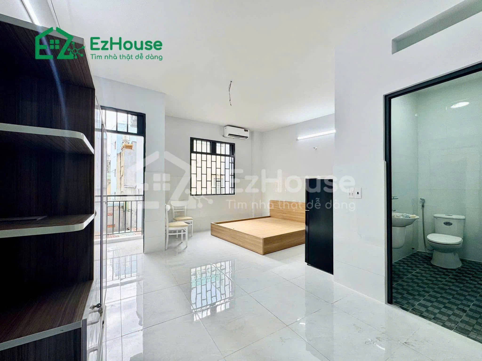 STUDIO FULLY FURNISHED WITH BALCONY NEAR UNIV VĂN HIẾN