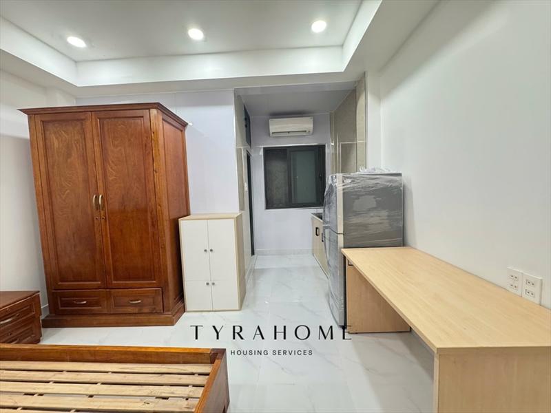 PHÒNG FULLY FURNISHED WITH WINDOW
