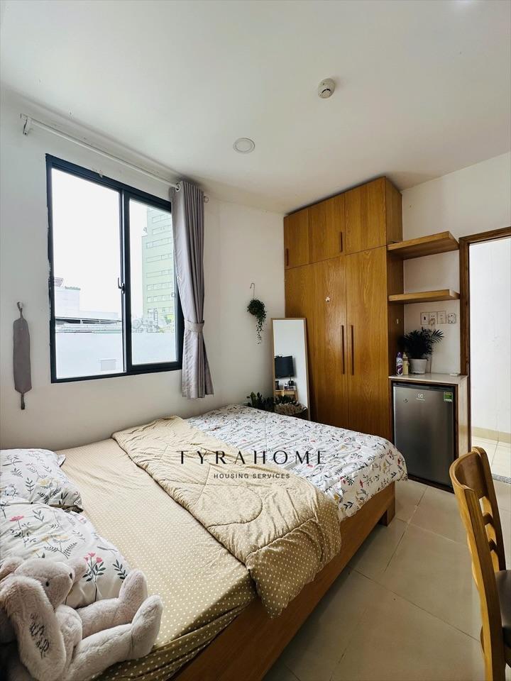 PHÒNG FULLY FURNISHED WITH WINDOW