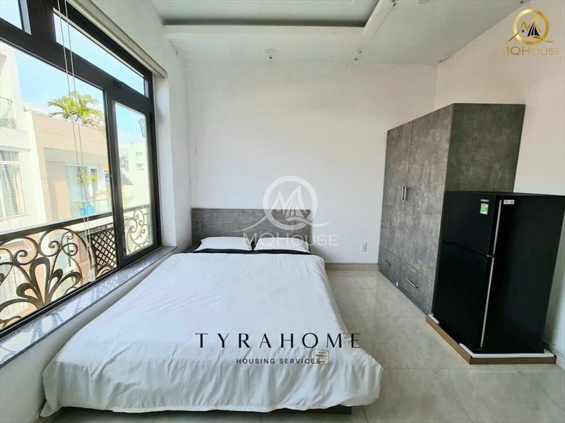 PHÒNG FULLY FURNISHED WITH WINDOW