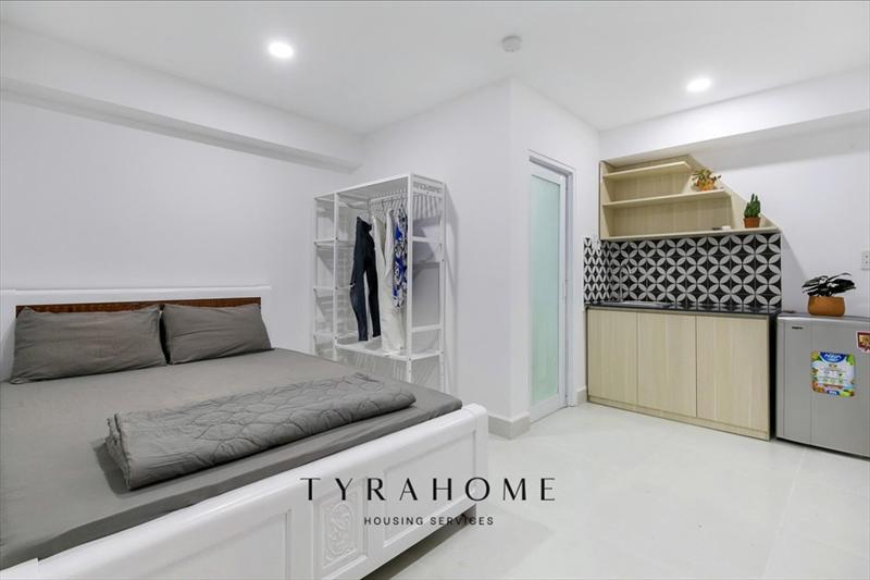 PHÒNG FULLY FURNISHED WITH WINDOW