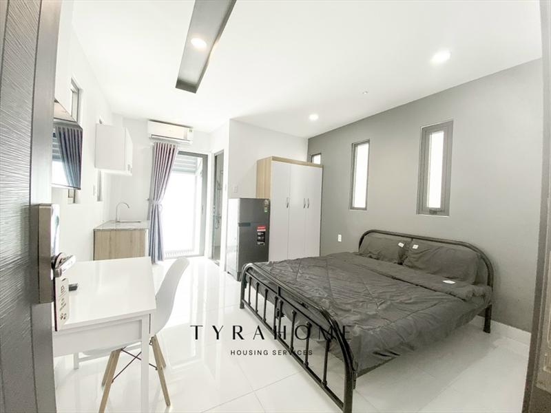 PHÒNG FULLY FURNISHED WITH BALCONY