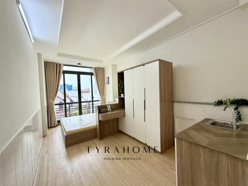 PHÒNG FULLY FURNISHED WITH BALCONY