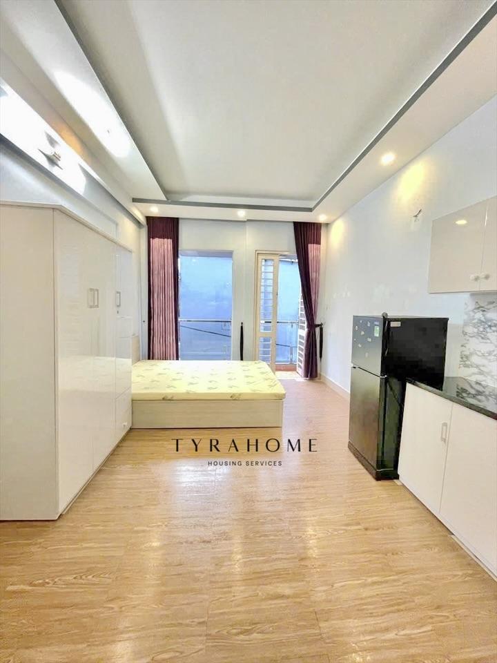 PHÒNG FULLY FURNISHED WITH BALCONY