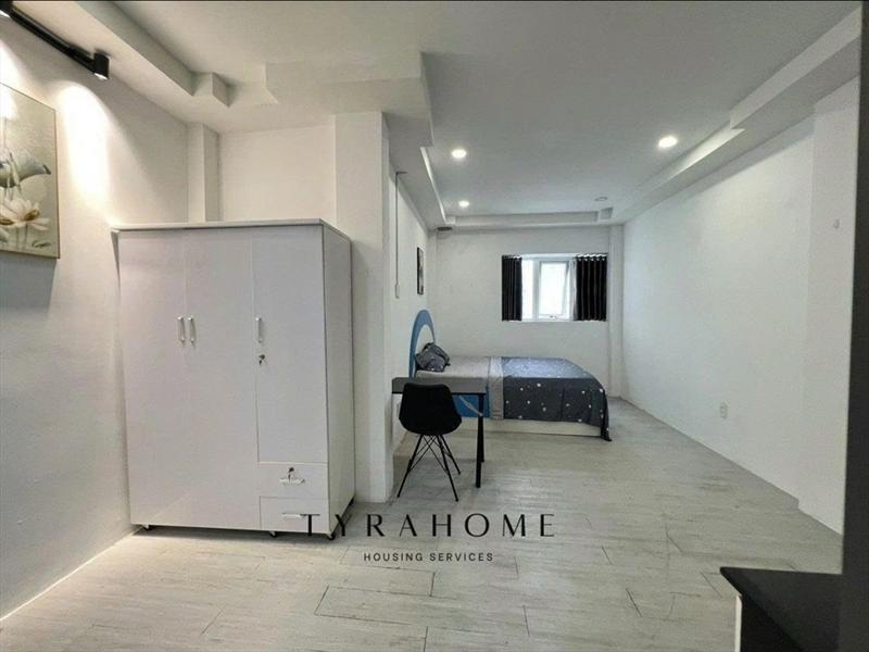PHÒNG FULLY FURNISHED WITH WINDOW