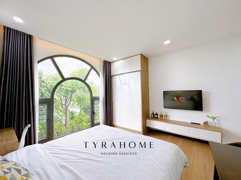 SERVICED APARTMENT FULLY FURNISHED WITH WINDOW
