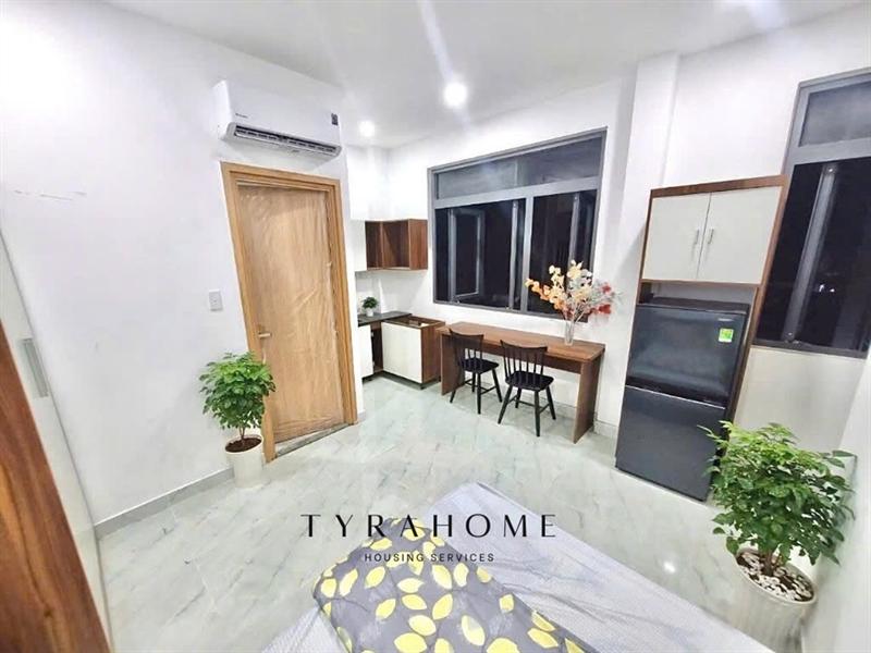 PHÒNG FULLY FURNISHED WITH WINDOW