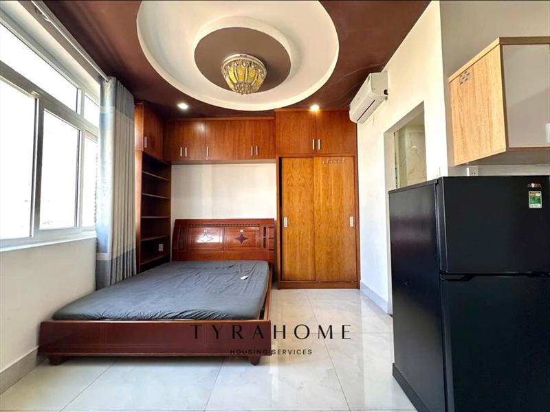 PHÒNG FULLY FURNISHED WITH WINDOW