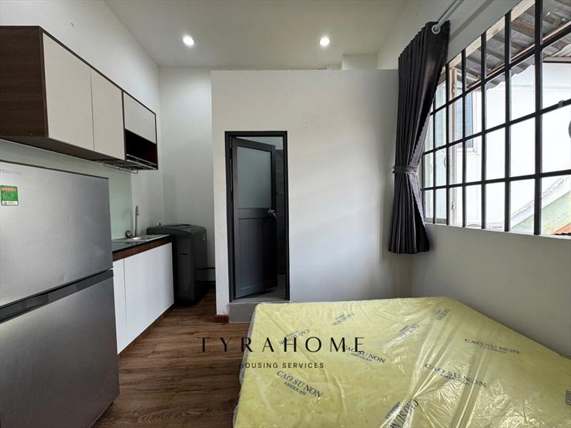 PHÒNG FULLY FURNISHED WITH WINDOW