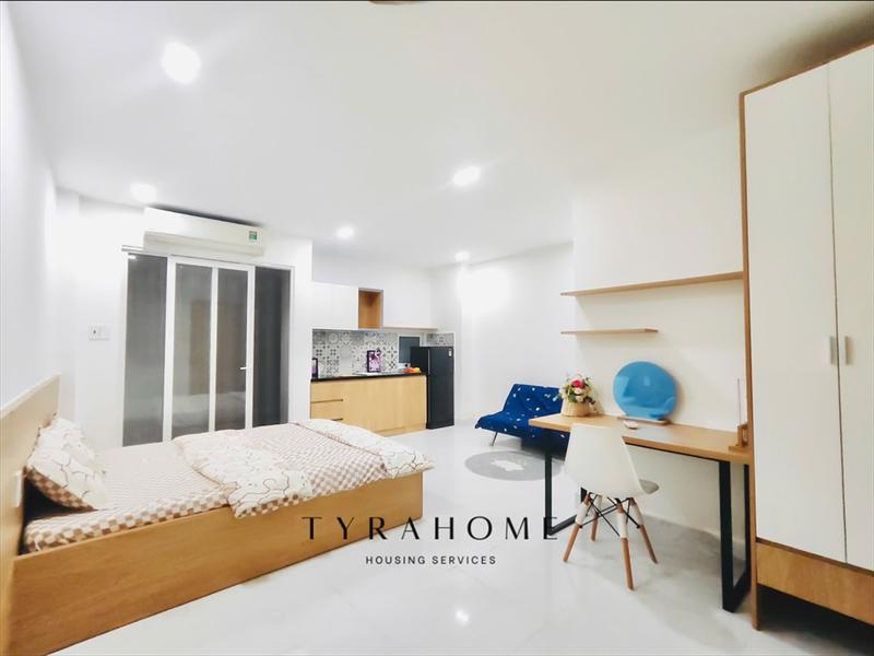 PHÒNG FULLY FURNISHED WITH BALCONY
