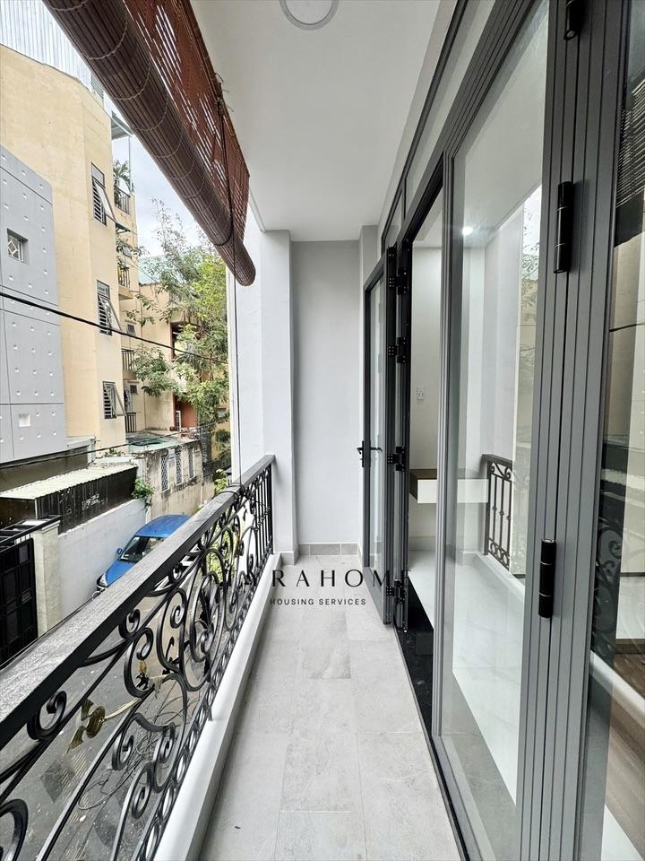 SERVICED APARTMENT FULLY FURNISHED WITH BALCONY